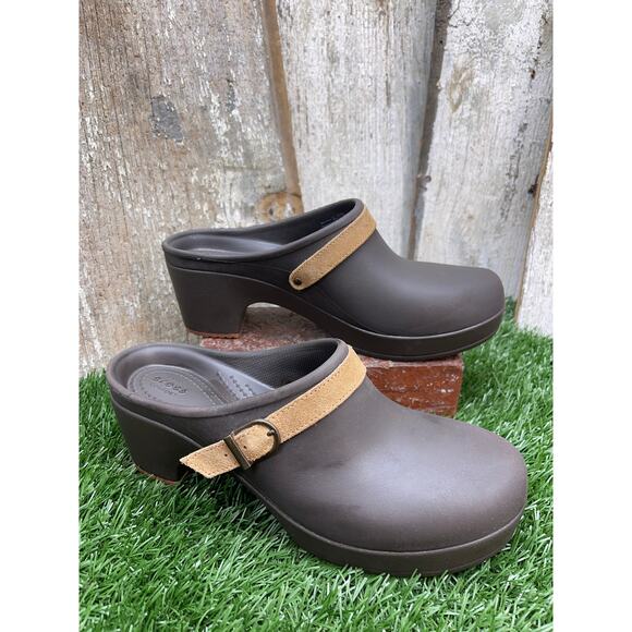 CROCS Women's Brown Sarah Heel Dual Comfort Mules Clog Suede Strap Size 9 - Picture 2 of 6